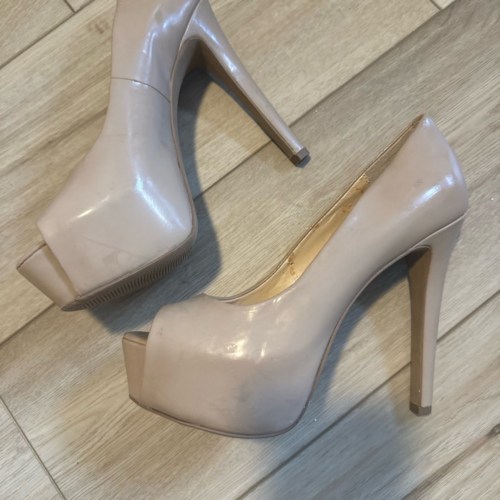 Jessica Simpson Cream Platform Heels